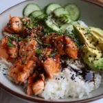 Gesunde Lachs Bowl mit Reis