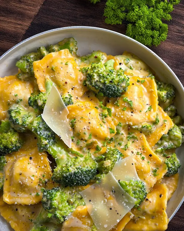 Cremige Ravioli Pfanne mit Brokkoli