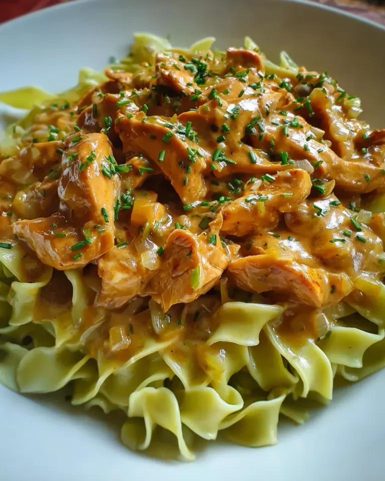 Cremiges Hähnchenragout mit Bandnudeln