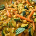 Kichererbsen-Curry mit Erdnuss-Sauce